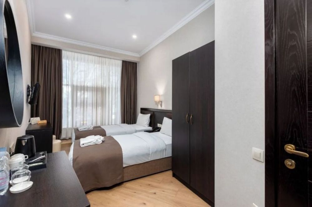 Family Room, Kalasi 4*