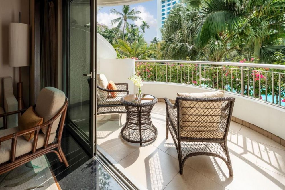 Deluxe City/Pool View (Garden Wing), Shangri-La Hotel Singapore 5*