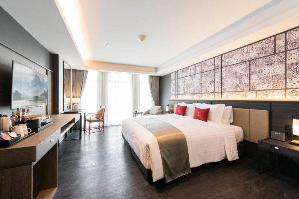 Deluxe Room, Ramada Plaza By Wyndham Chao Fah 5*