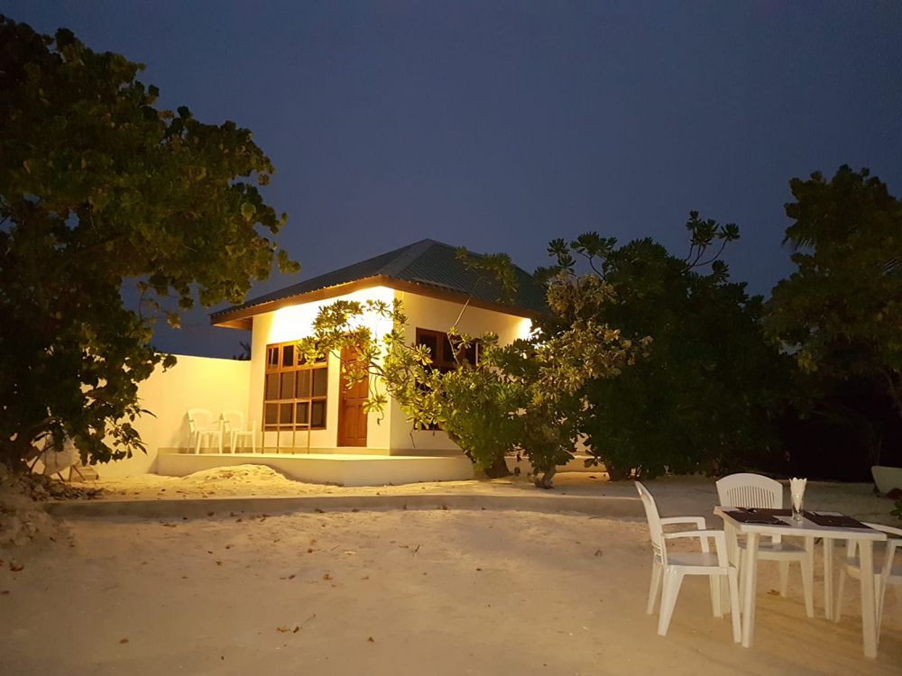Romantic Beach Villa, Lagoon View Maldives 