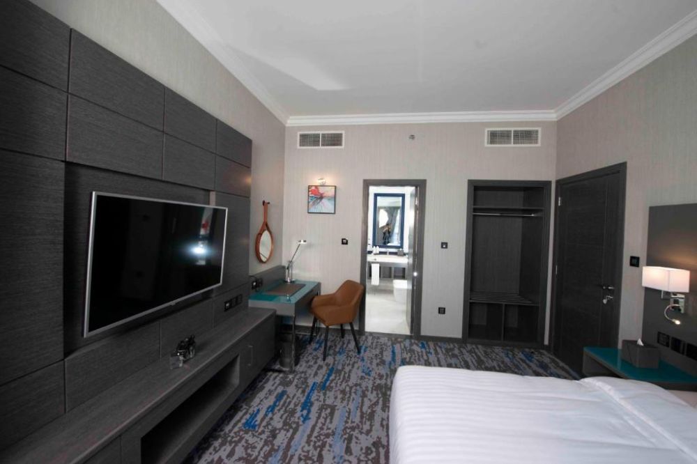Two Bedroom Suite, Edge Creekside Hotel 4*