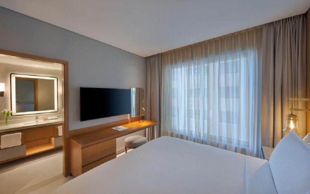 King 2 Bedroom Corner Apart, Doubletree by Hilton Sharjah Waterfront Hotel 4*