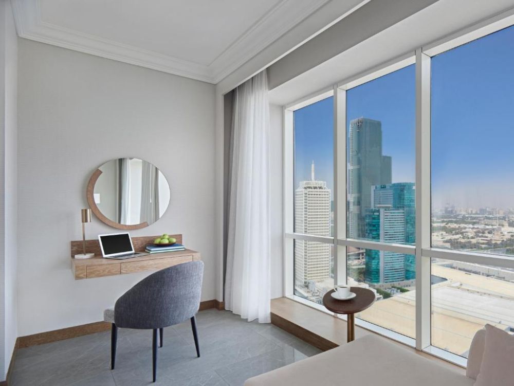 Fairmont Gold One Bedroom Suite, Fairmont Dubai 5*