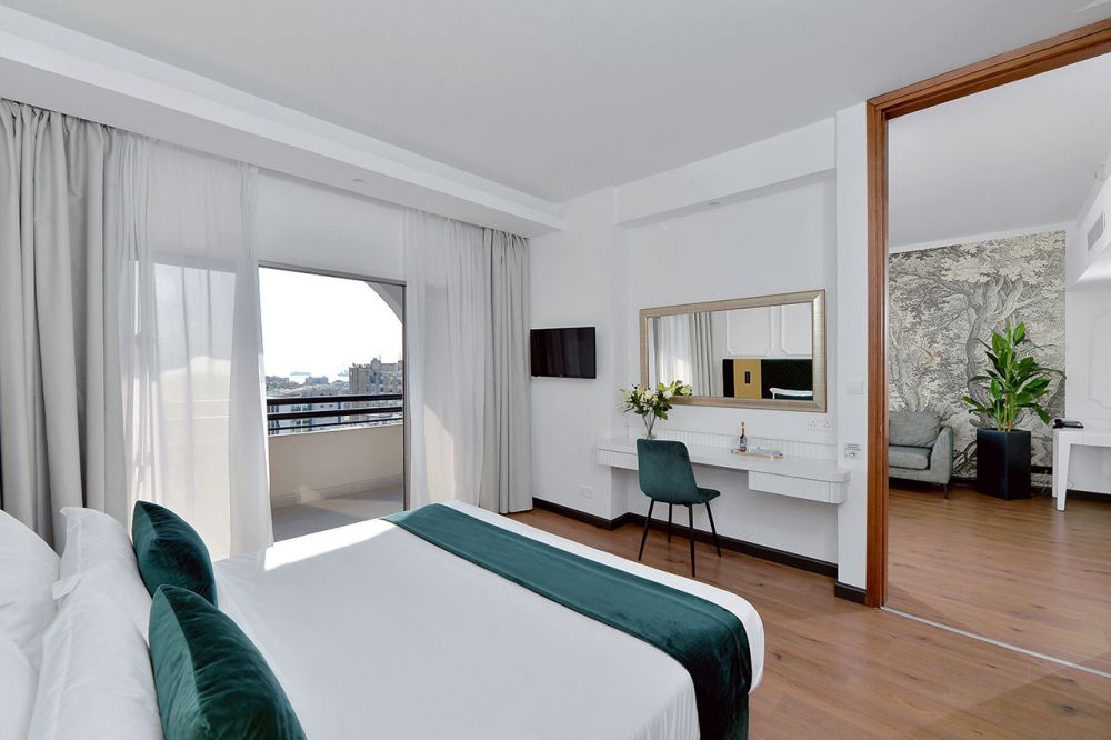 Executive Suite, Ajax Hotel 4*