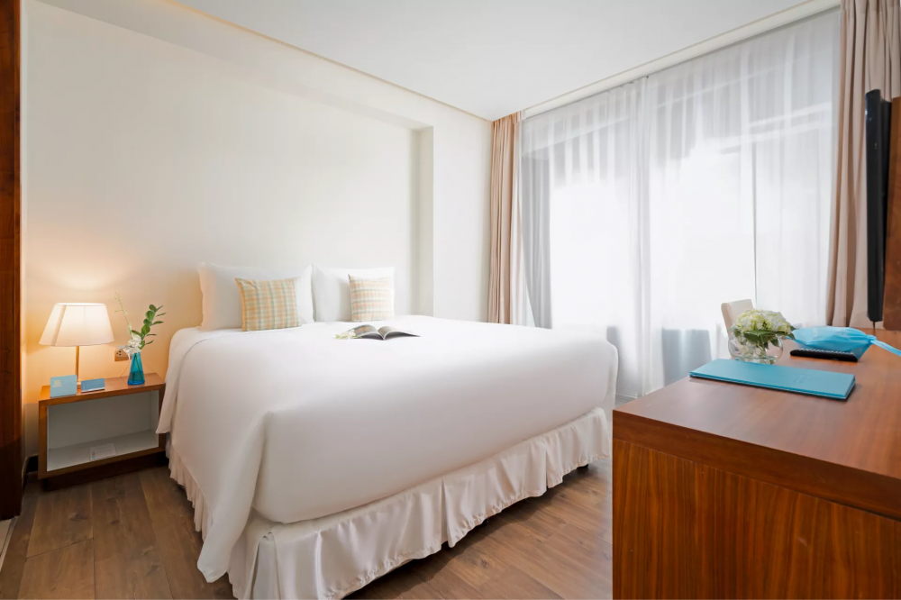 Delight with Balcony, A La Carte Da Nang Beach 4*