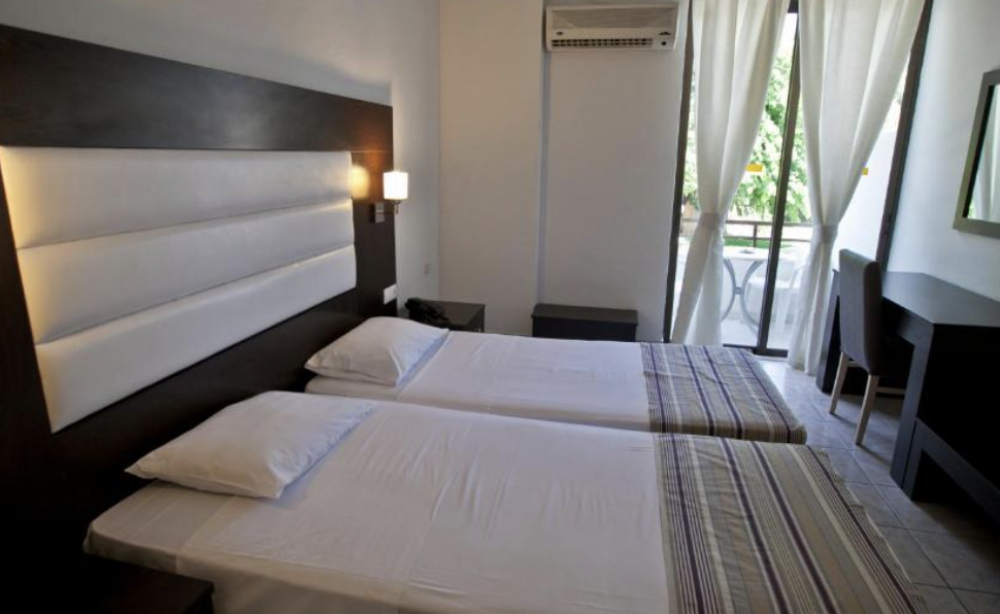 Quadruple Room, Sivila Hotel 3*