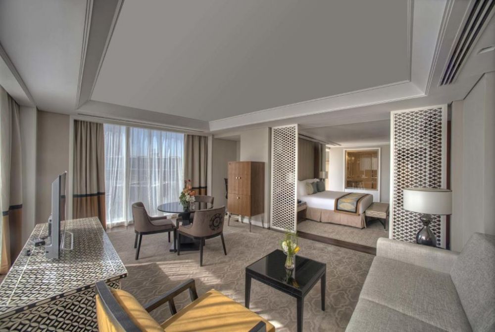 Luxury Junior Suite City View, Taj Dubai Hotel 5*