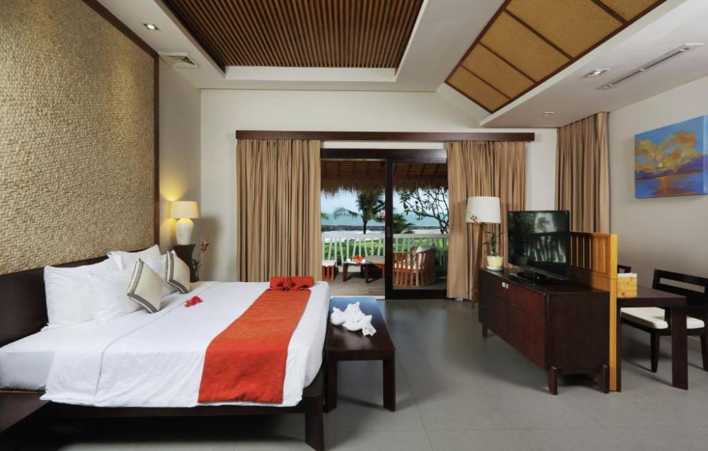 Beach Front Bungalow, The Cliff Resort & Residences 4*