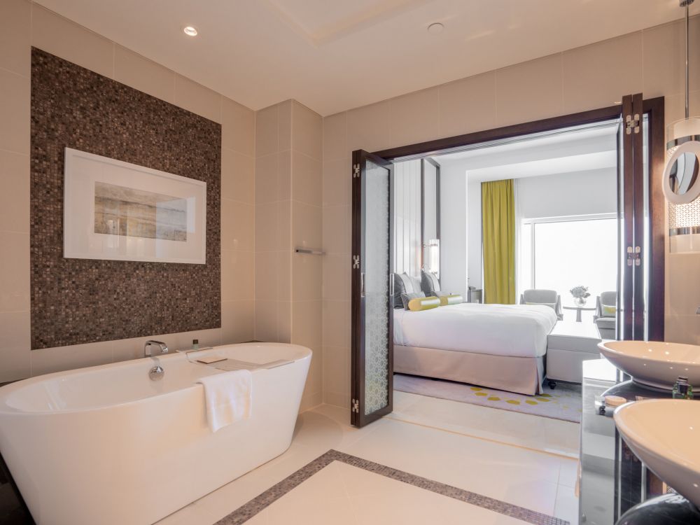 Two Bedroom Family Room Courtyard / Corniche View, Rixos Marina Abu Dhabi 5*