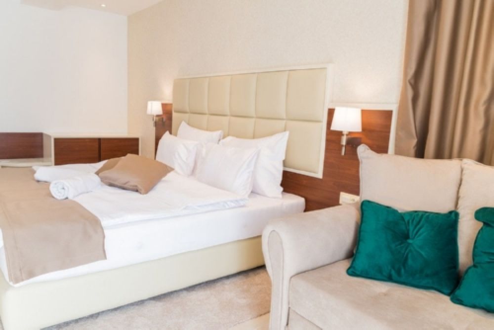 3 Bedroom Apartment Sea View, Kadmo Hotel 4*