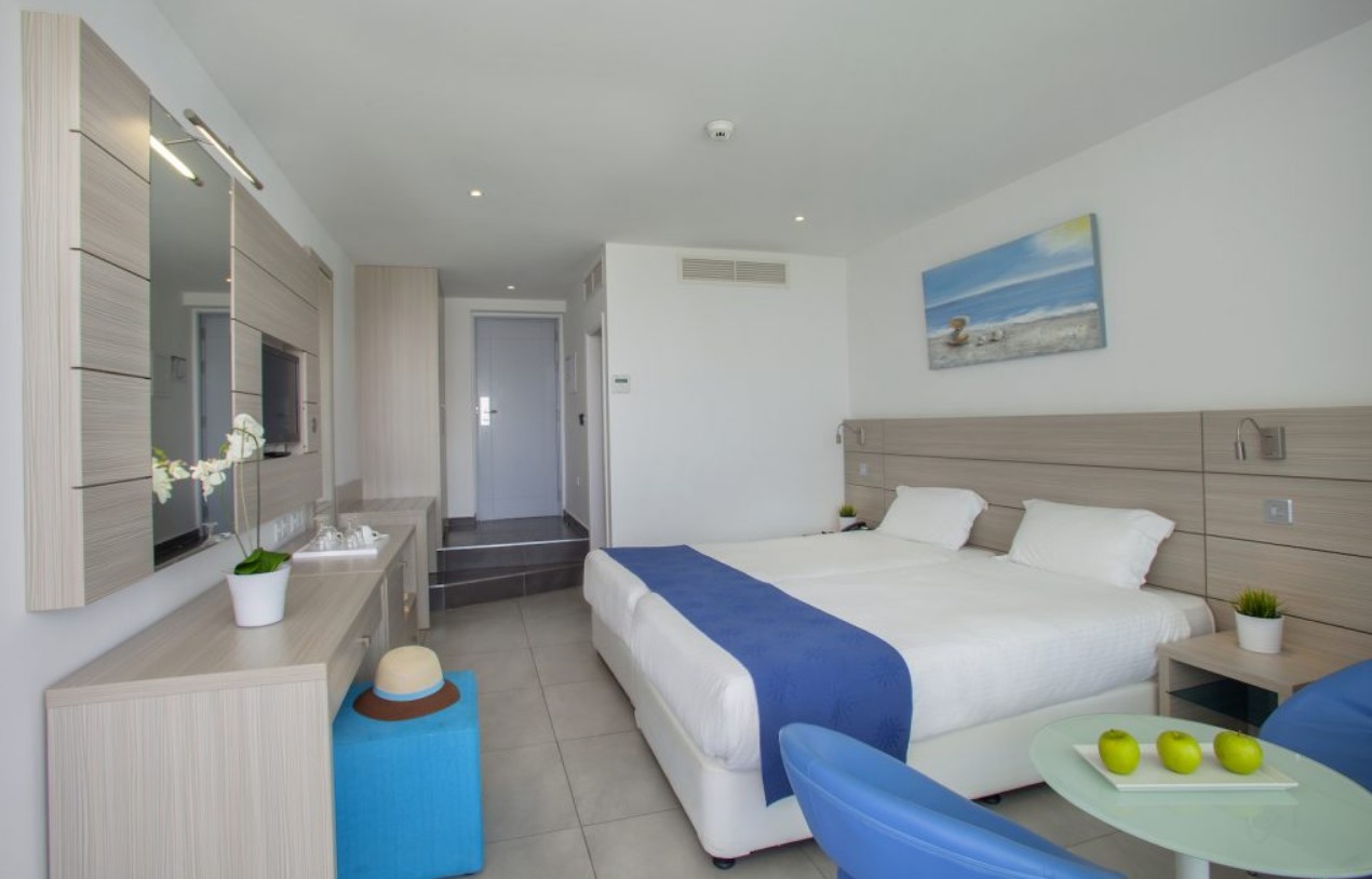 Deluxe Sea View, Limanaki Beach Hotel & Suites 4*