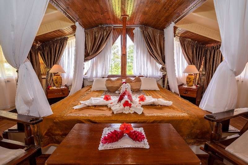 Honeymoon Suite, Carana Hilltop Villa 4*