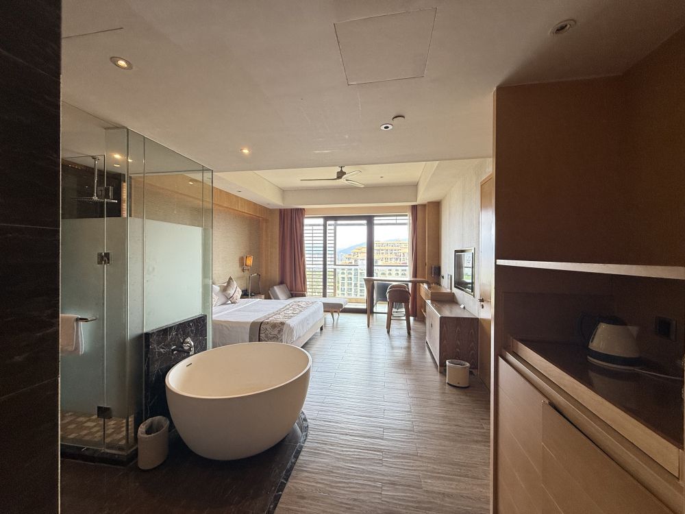 King Palm Superior Room, Mangrove Tree Resort World Sanya Bay 5*
