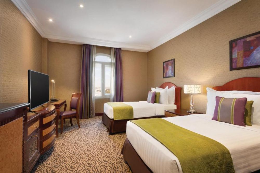 Deluxe Room, Wyndham Grand Regency Hotel 5*