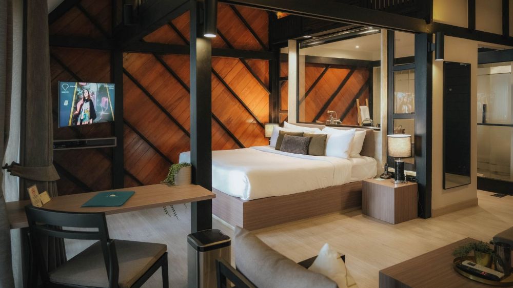 Canopy Suite, Floral Lux Hotel Monttra Pattaya 4+