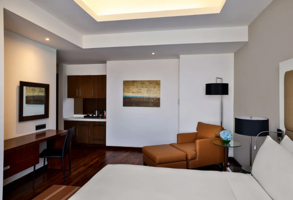 Deluxe Room, La Suite Dubai Hotel & Apartments (ex. Fraser Suites) 5*