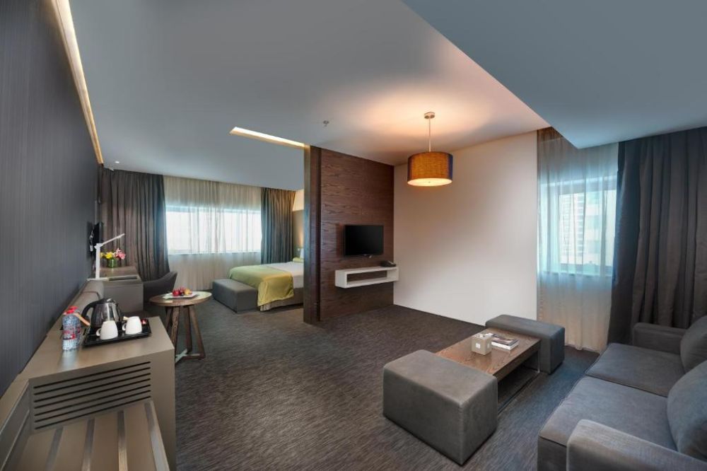 Junior Suite City View, Hotel 72 Sharjah 5*