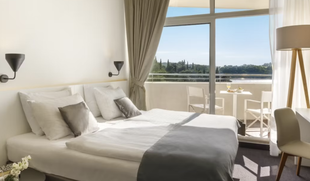 PREMIUM twin room with sea view and balcony, Remisens Hotel Albatros 4*
