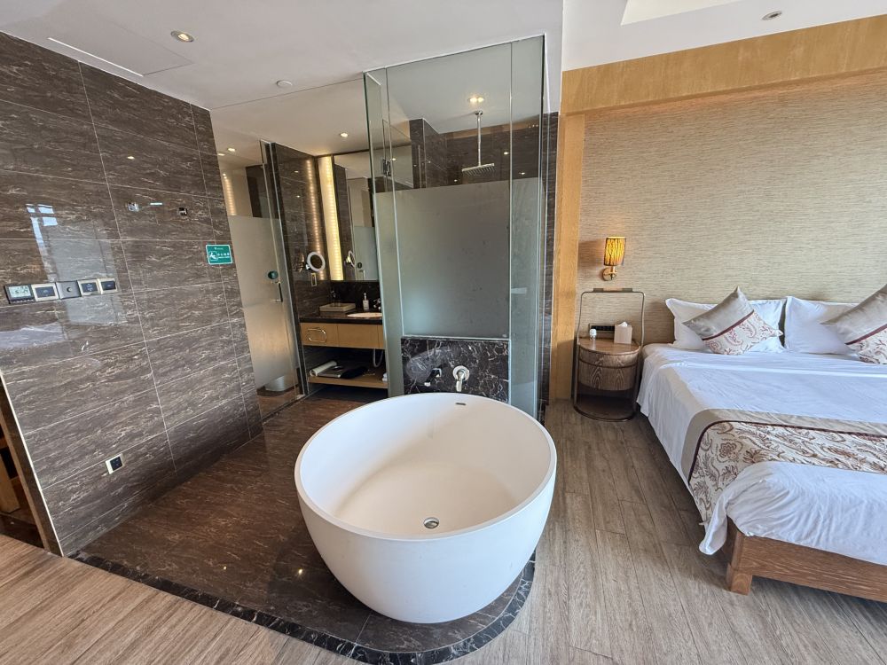 King Palm Superior Room, Mangrove Tree Resort World Sanya Bay 5*
