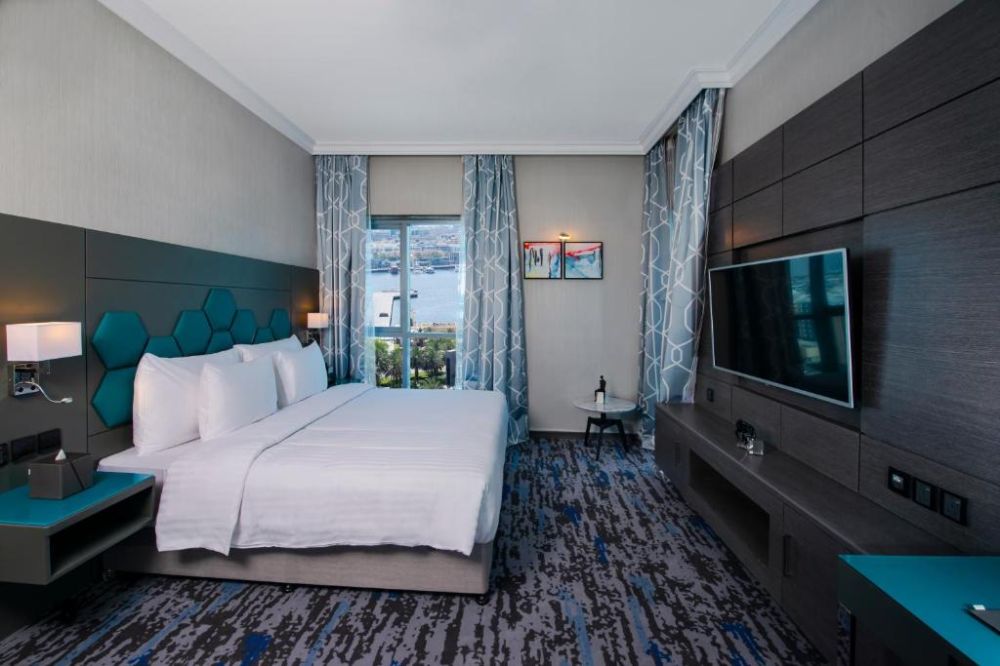 Premium Room, Edge Creekside Hotel 4*