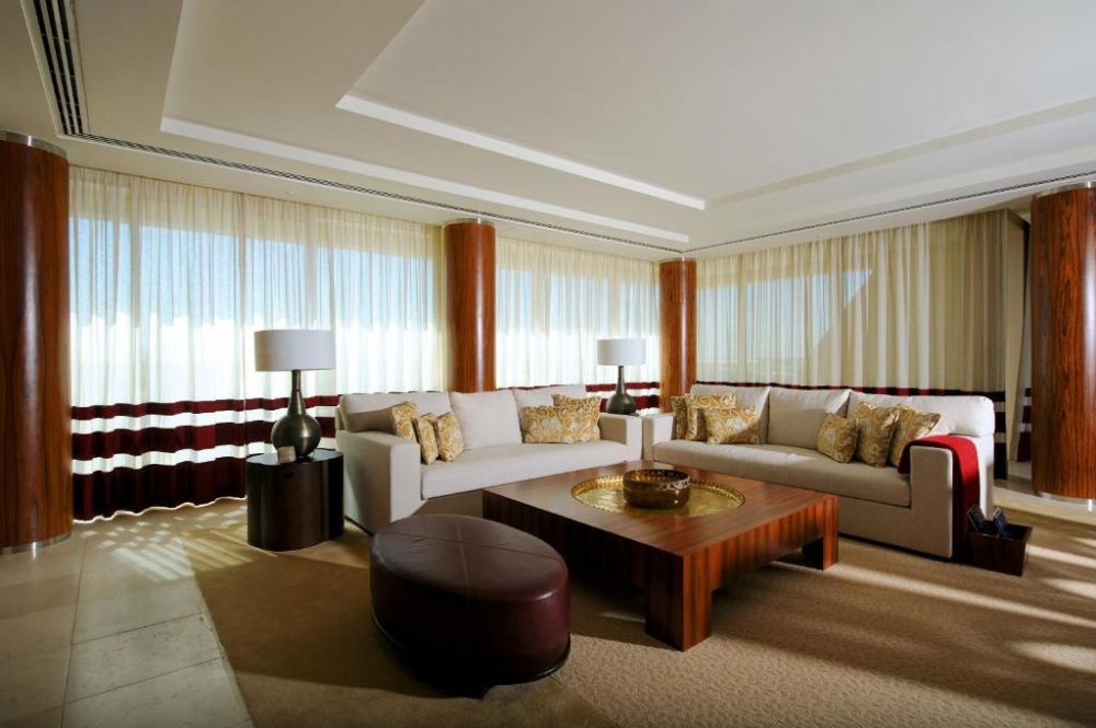 Landmark Suite, Raffles Dubai 5*