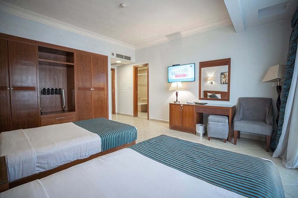Family Room CV, Elysees Hotel 4*