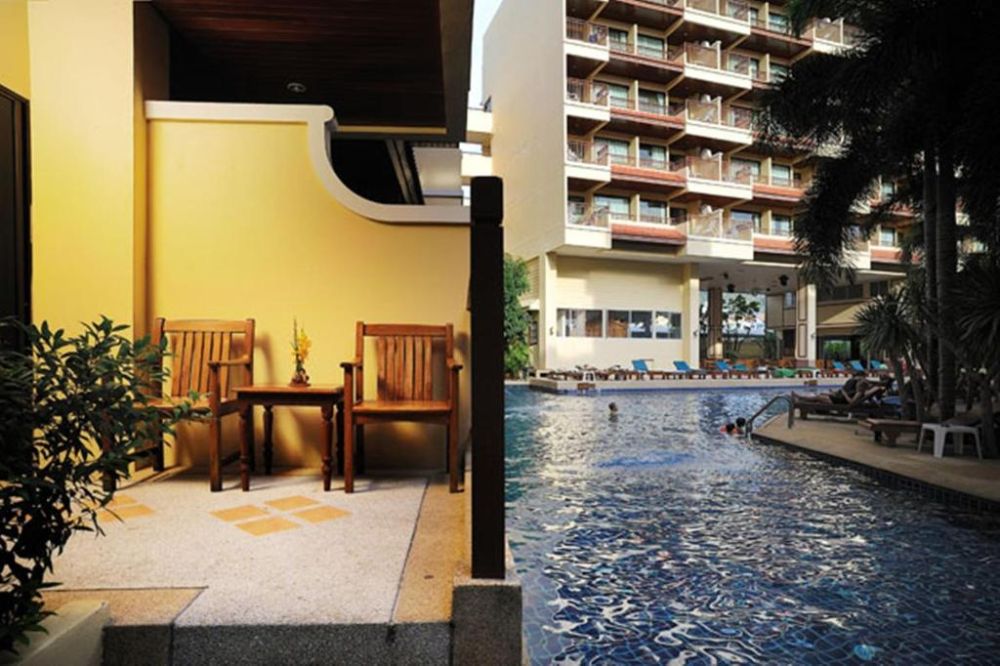Pool Side Access, Baumanburi Hotel 3*
