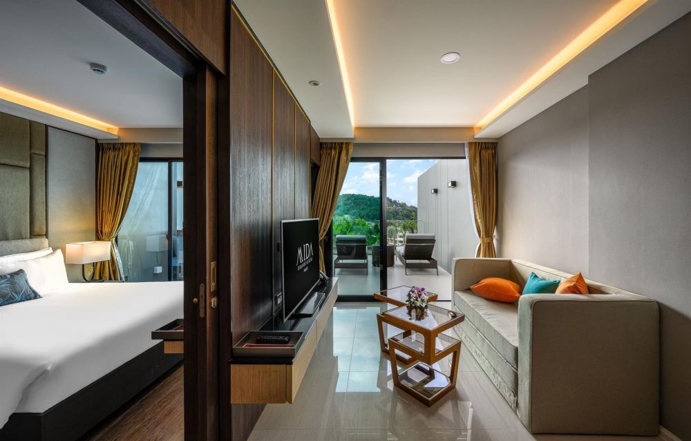 Deluxe OV With Jacuzzi, Mida Grande Resort Phuket 5*