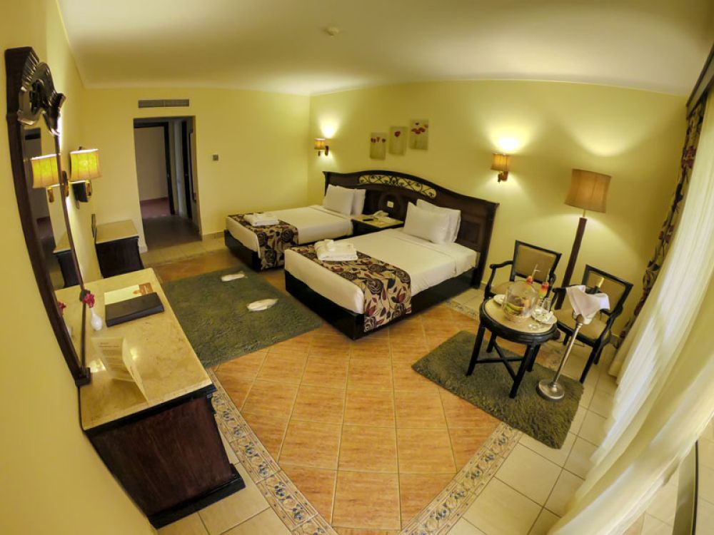 Deluxe Pool View Room, Regency Plaza Aqua Park & Spa Resort 5*