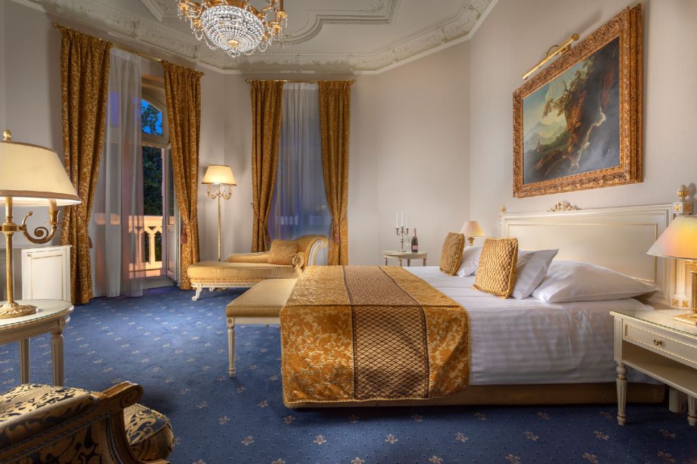 Presidential Suite, Savoy Westend 5*