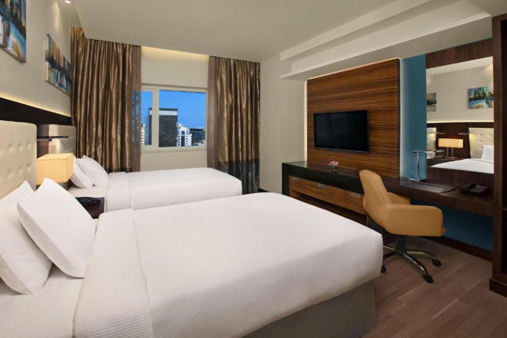 Guest Room Twin, DoubleTree by Hilton Hotel and Residences Dubai – Al Barsha 4*