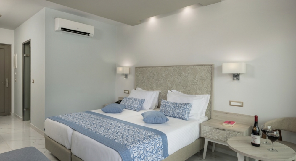 Premium Room with Private Pool, Vantaris Blue 4*
