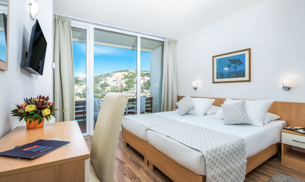 Standard Double or Twin Room with Balcony and Sea View, Hotel Adriatic Dubrovnik 2*