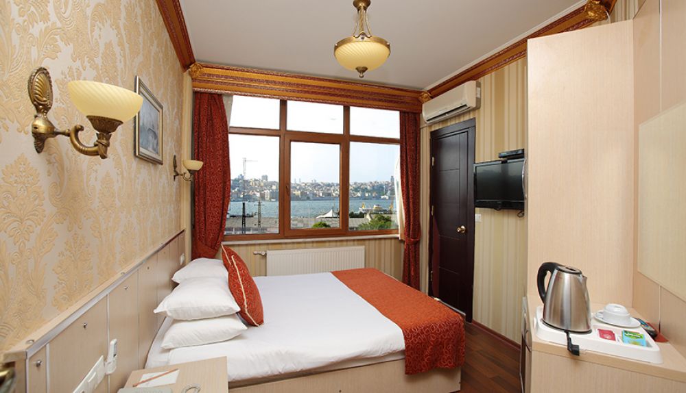 Double Room With Bosphorus View, Golden Horn Istanbul 3*
