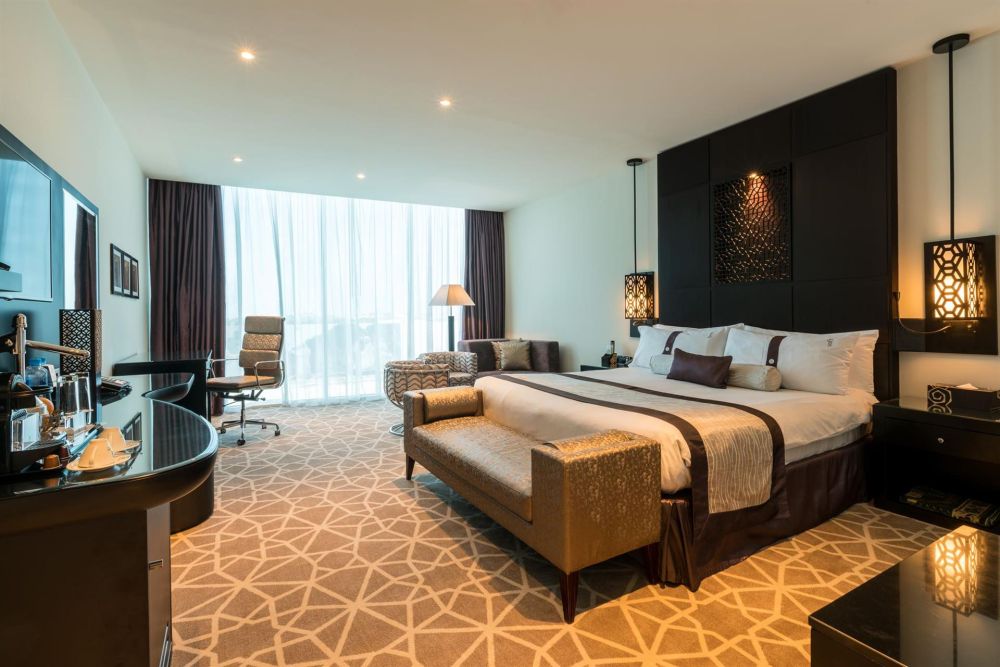 Club Deluxe Room, Holiday Inn Dubai Al Barsha 4*