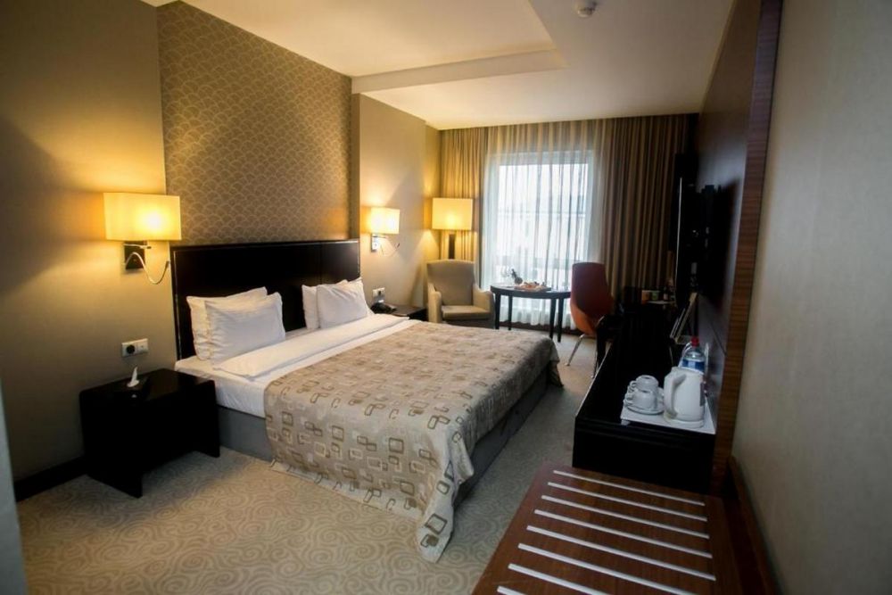 Standard Room, Point Hotel Baku 4*