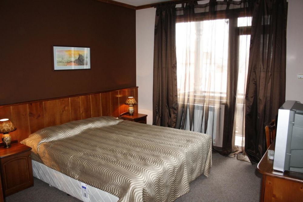 Standard, Elida | Adults only 3*