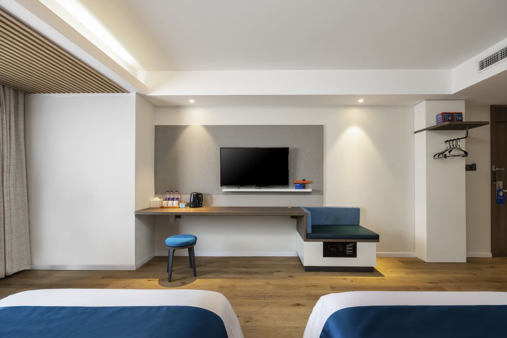 Standard Nonsmoking/ Standard PV/ Standard OV, Holiday Inn Resort Sanya 5*