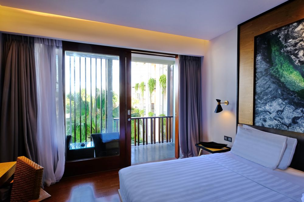 Haven Premiere Pool View with Balcony, The Haven Bali Seminyak 4*