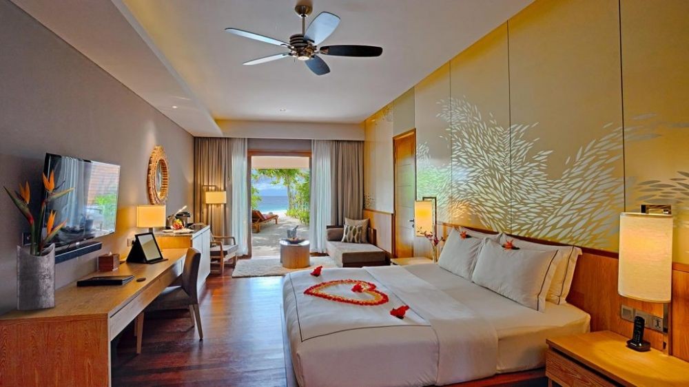 Beach Suite, Lily Beach Resort Maldives 5*