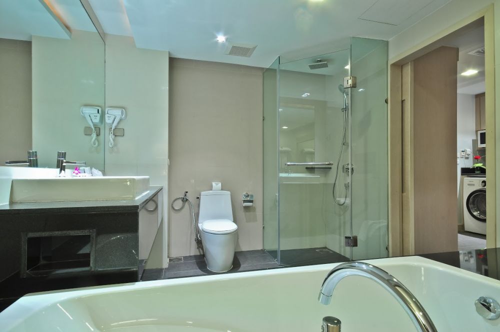 Premier Triple Room, Ashlee Heights Patong Hotel 4*