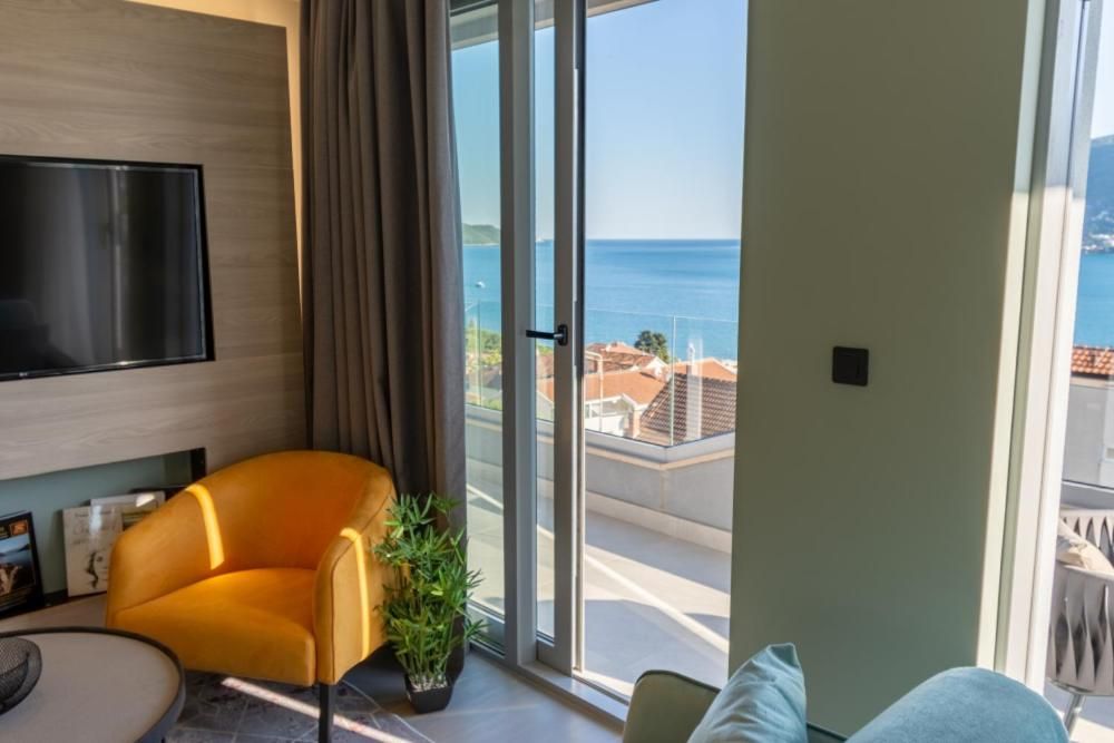 1 Bedroom Superior Suite Sea View, Kruso Garni Hotel 4*