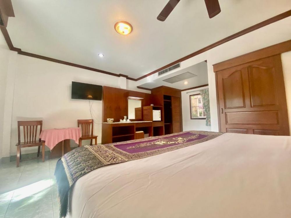 Deluxe Pool Wing Room, Patong Palace Hotel 3*