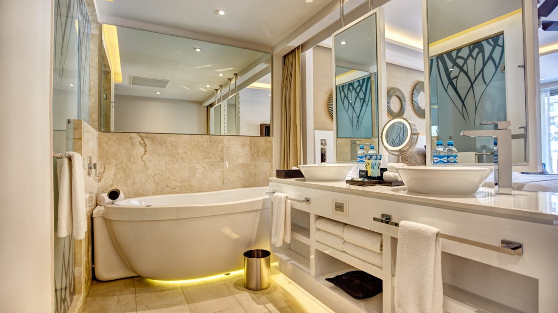 Luxury Junior Suite/Swim Out/ OV, Royalton Riviera Cancun 5*