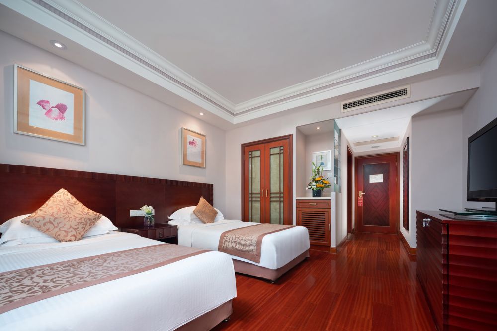 Superior Courtyard Room, Baohong Hotel 4*