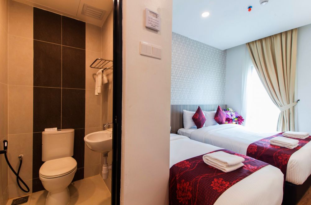 Deluxe Triple Room, Signature International Hotel China Town 3*