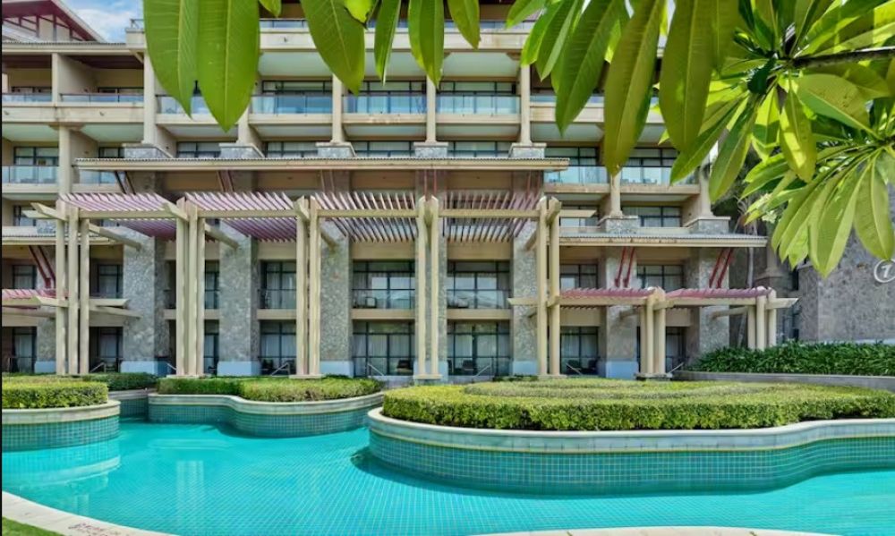Pool Connected Garden, Hilton Sanya Resort & Spa 5*
