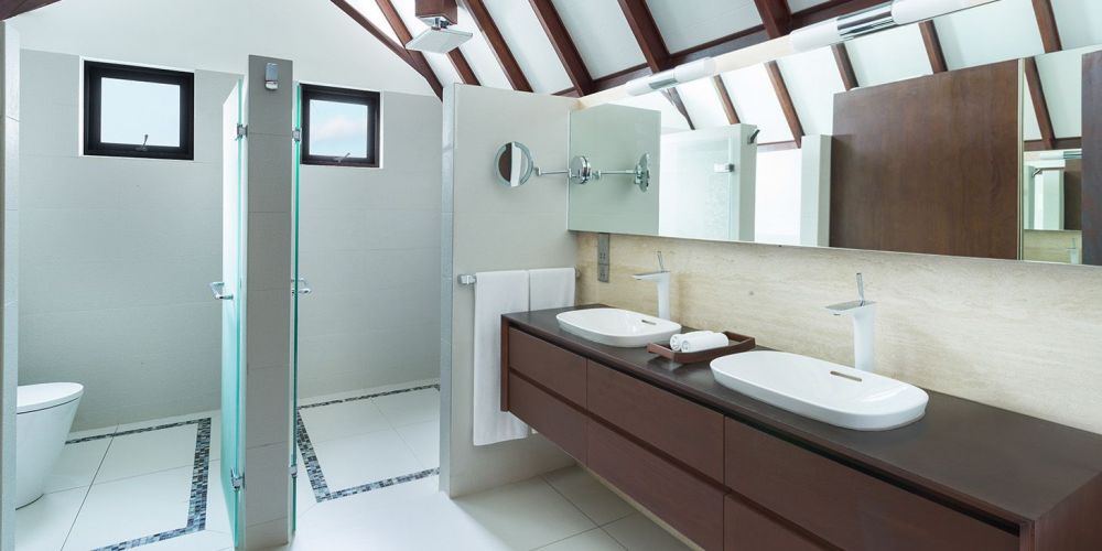 Overwater Ocean Suites with Infinity Pool (18+), Heritance Aarah 5*