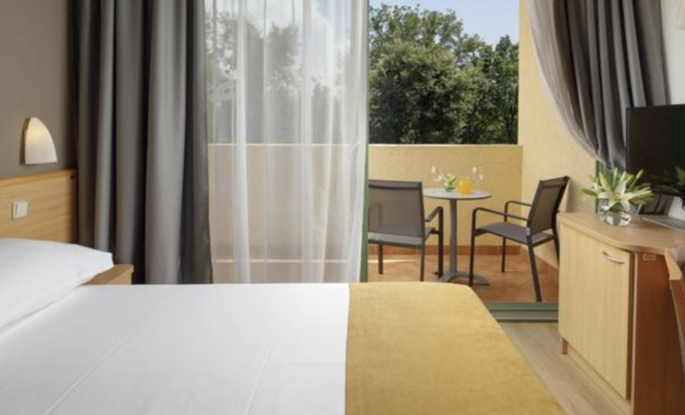 ECONOMY ROOM WITH FRENCH BED AND BALCONY PARK SIDE, Hotel Sol Aurora for Plava Laguna 4*