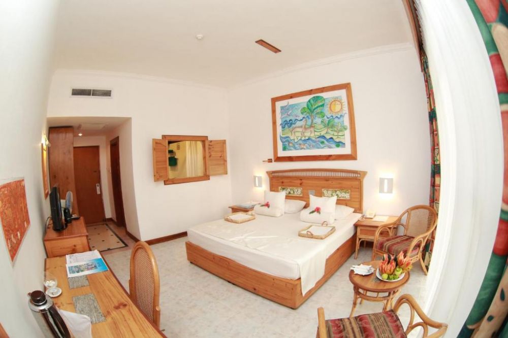 Deluxe Room, Oasis Beach Resort 4*